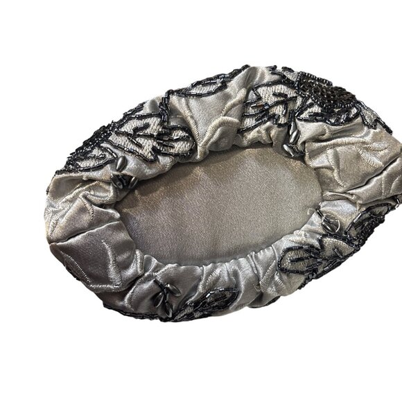 Vintage Silver Beaded Floral Clutch With Antique Brass Frame & Chain Handle - Picture 5 of 6